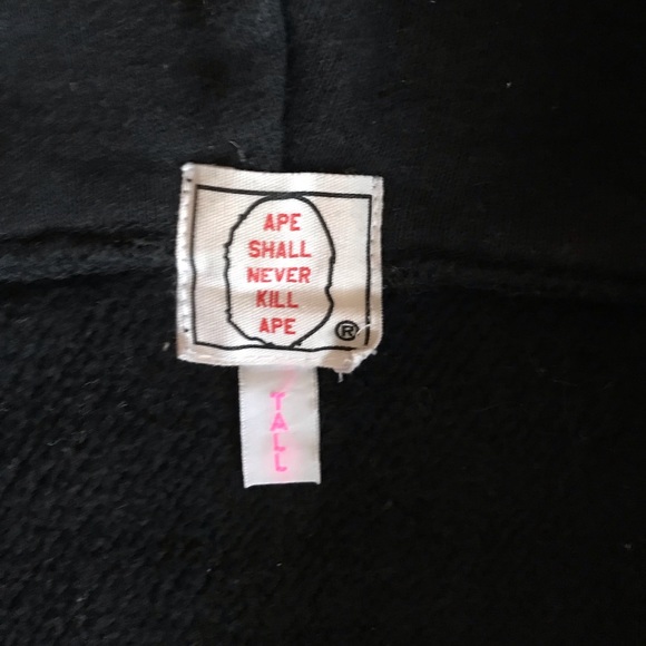 Classic BAPE (Black) zip up hoodie - Picture 3 of 3